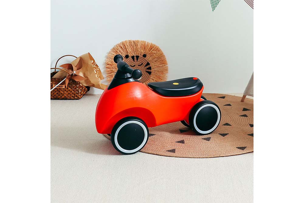 montasen 四輪滑步小跑車